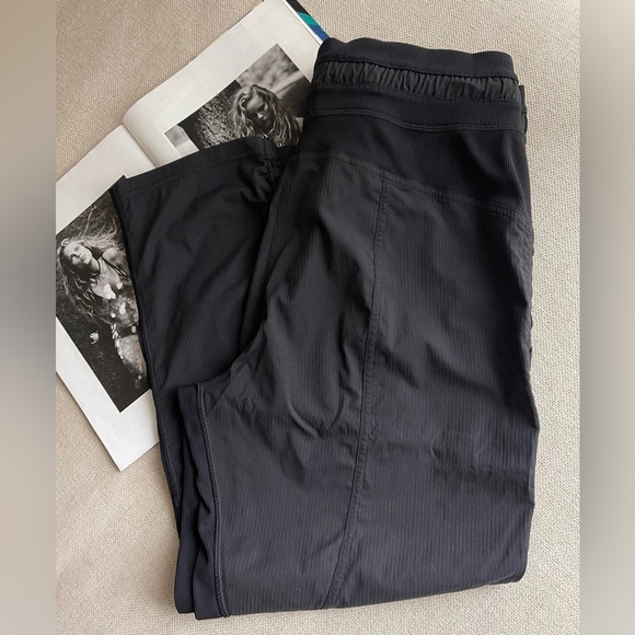 Lululemon Dance Studio Crop Pants Inseam 25” In Black Size 8 - Picture 15 of 16